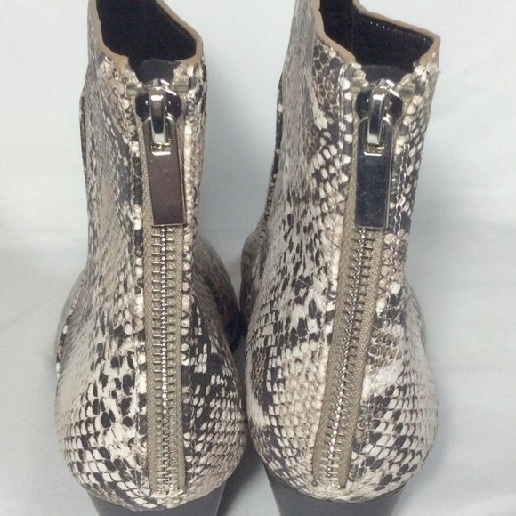 Qupid Women Snakeskin Bootie Boots 9 Black White Zipper Point J Toe Pre-Owned. - Picture 5 of 6